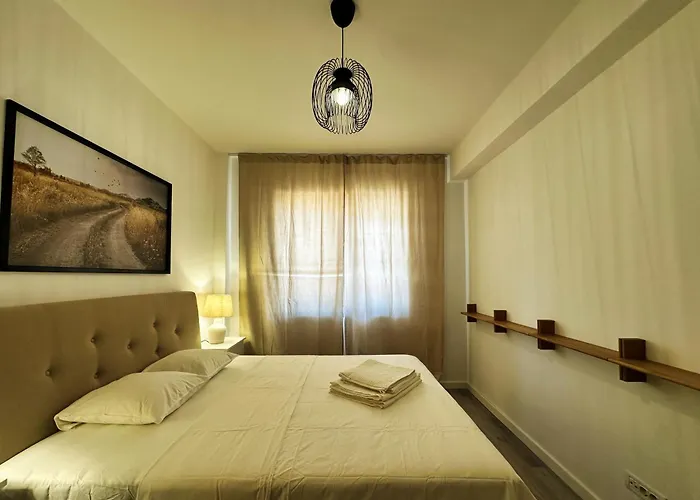 Neo 5 - Chic & Cozy - Private Parking Apartment *